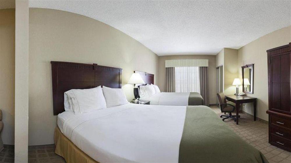 Holiday Inn Express Hotel & Suites Shawnee I-40 By Ihg Екстер'єр фото