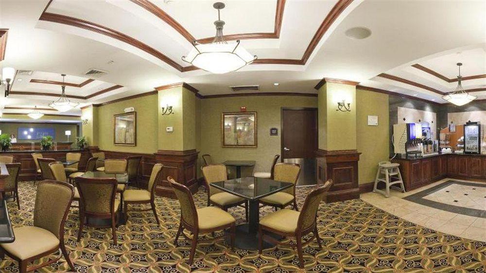 Holiday Inn Express Hotel & Suites Shawnee I-40 By Ihg Екстер'єр фото