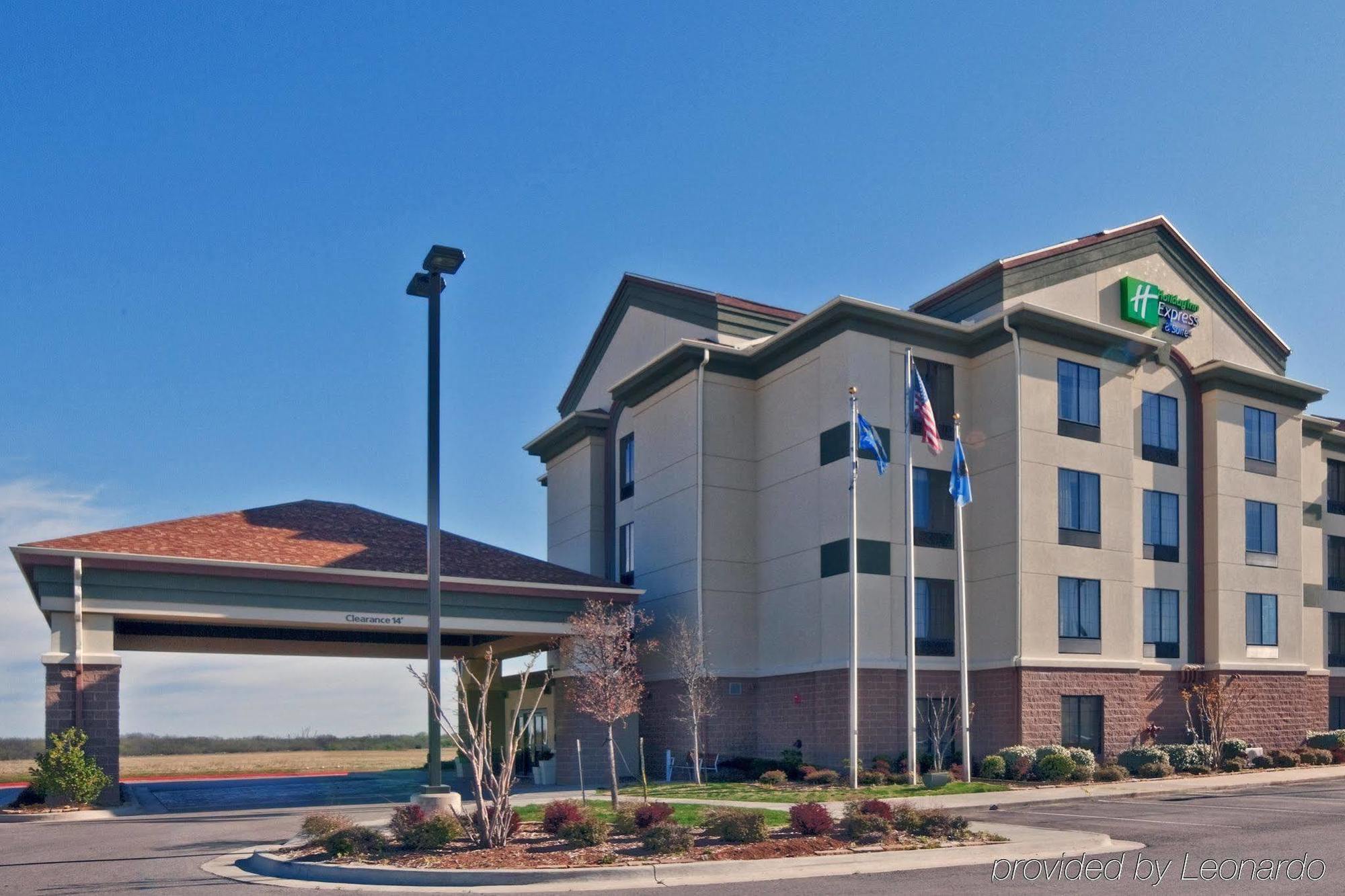 Holiday Inn Express Hotel & Suites Shawnee I-40 By Ihg Екстер'єр фото